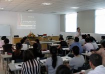 公司舉行“互聯(lián)網(wǎng)思維和微信營銷”課程培訓(xùn)