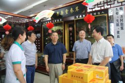全國(guó)供銷總社常務(wù)理事侯順利一行來(lái)公司考察