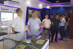 柯橋區(qū)委副書記、區(qū)長陳豪調(diào)研華通醫(yī)藥